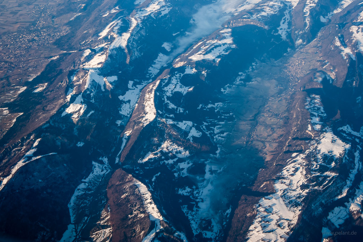Luftbild vom Schweizer Juragebirge zwischen Grenchen und Moutier