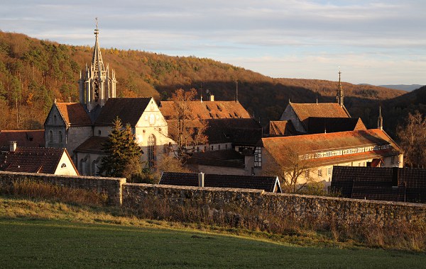 Kloster Bebenhausen im Schnbuch im Abendlicht