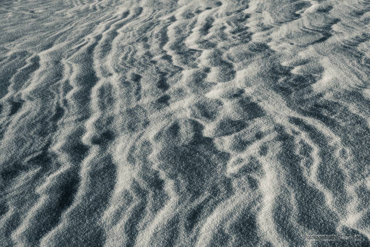 snow structures like dunes