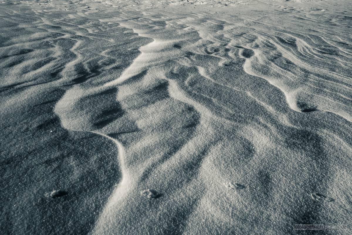 Strukturen im Schnee