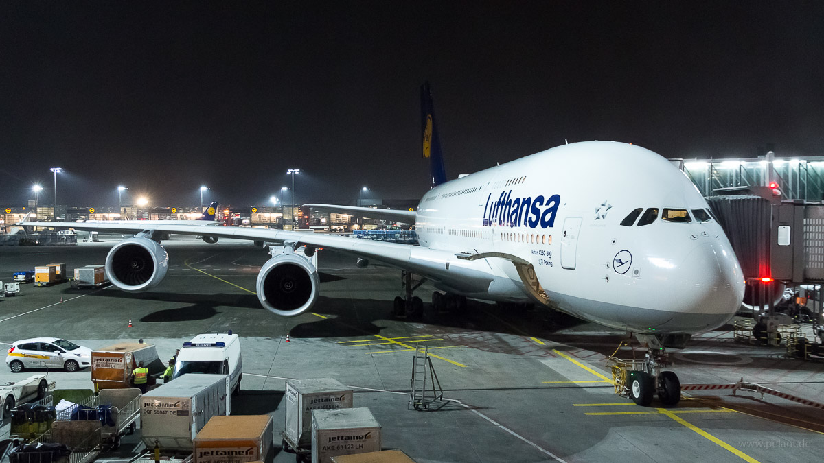 D-AIMC | Lufthansa | Airbus A380-841 | FRA Flughafen Frankfurt, am Gate bei Nacht