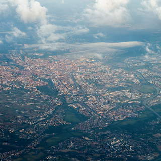 Blick aus dem Flugzeugfenster auf Nrnberg