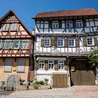 Fachwerkhuser in Aichtal-Grtzingen, rechts das evangelische Gemeindehaus