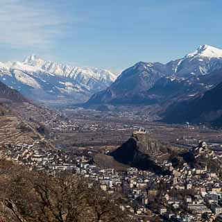 Blick vom Mont d'Orge auf Sitten (Sion) und das Rhonetal, Wallis, Schweiz