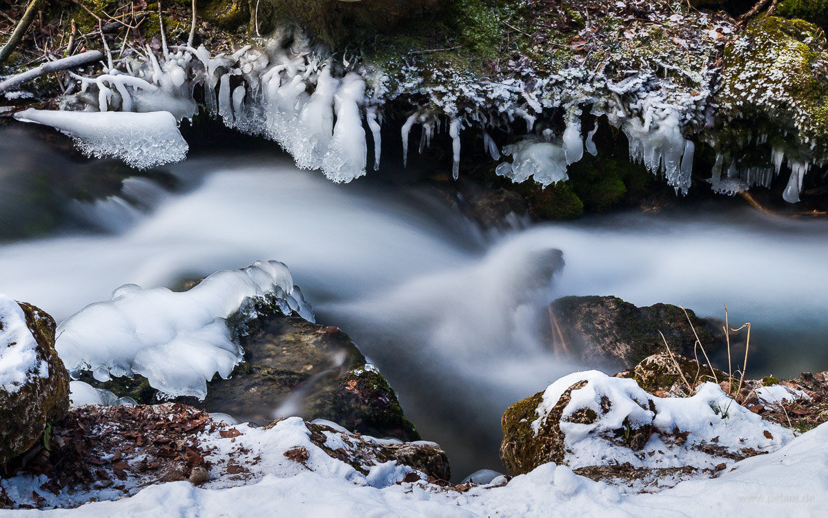 ice along the Brhlbach stream in winter (long exposure)