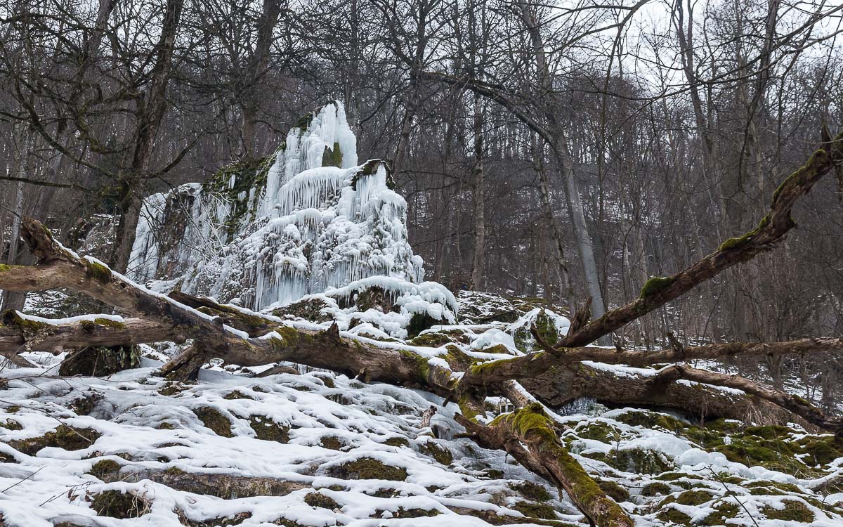 Gefrorener Gtersteiner Wasserfall im Winter