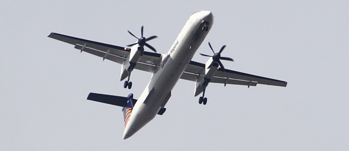 ? - Augsburg Airways Dash 8Q-400