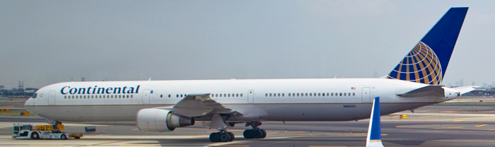 N66051 - Continental Boeing 767-400