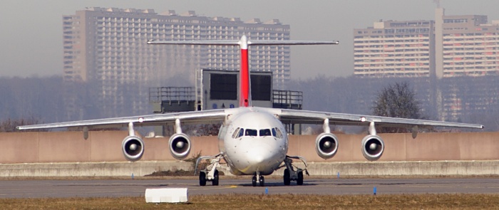 HB-IYZ - Swiss European Air Lines Avro RJ100