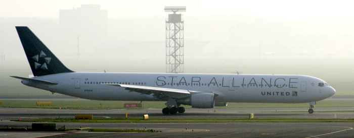 N76055 - United Boeing 767-400