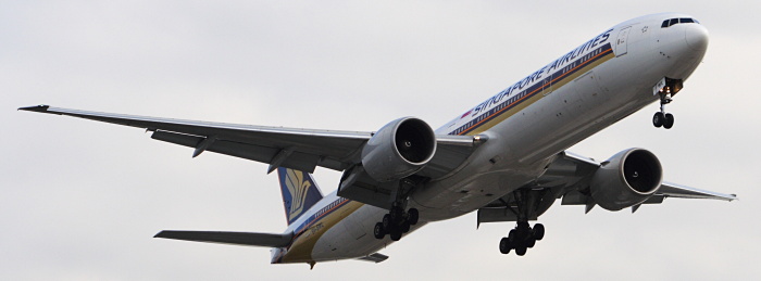 9V-SWL - Singapore Airlines Boeing 777-300
