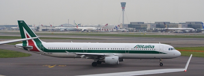 EI-IXD - Alitalia Airbus A321