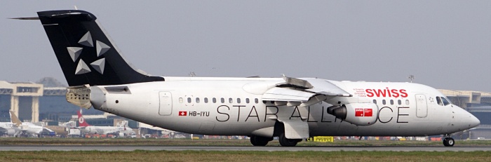 HB-IYU - Swiss European Air Lines Avro RJ100