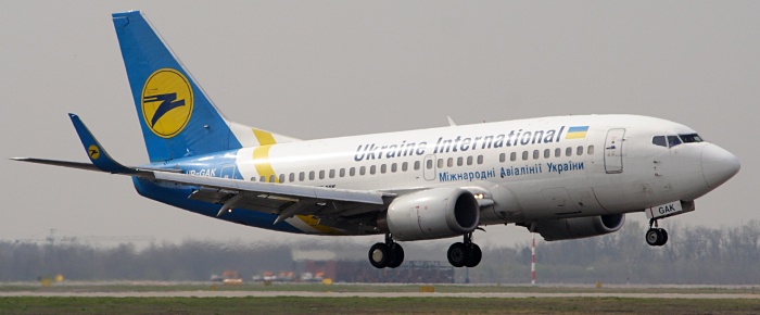UR-GAK - Ukraine International Boeing 737-500