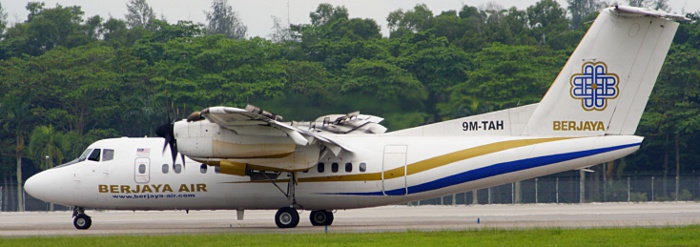 9M-TAH - Berjaya Air De Havilland Canada DHC-7