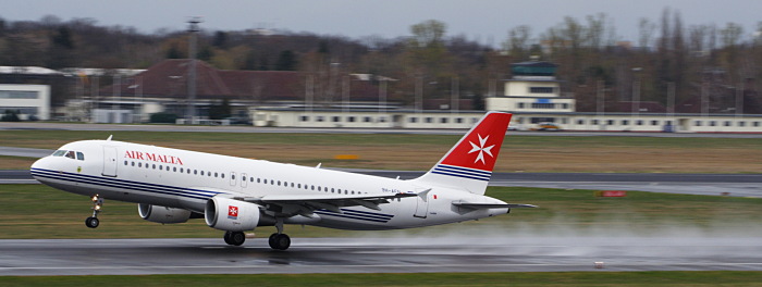 9H-AEN - Air Malta Airbus A320