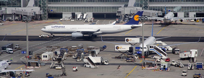 D-AIKC - Lufthansa Airbus A330-300