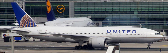 N77006 - United Boeing 777-200