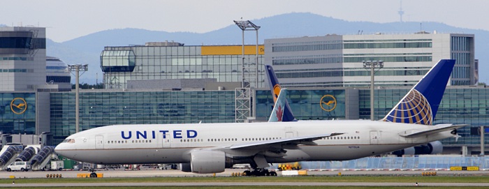 N778UA - United Boeing 777-200