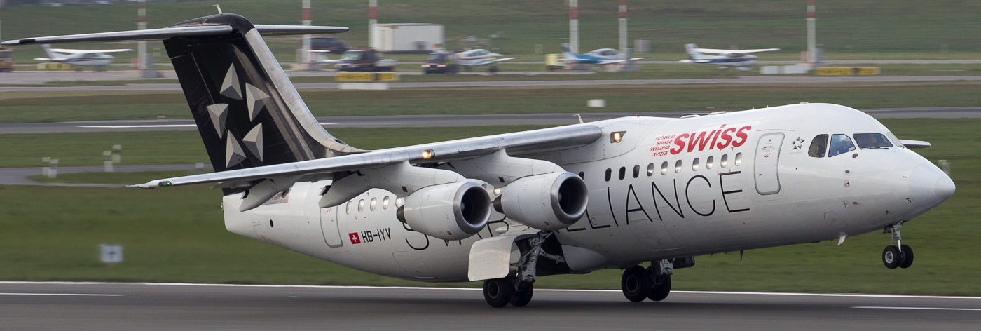 HB-IYV - Swiss European Air Lines Avro RJ100
