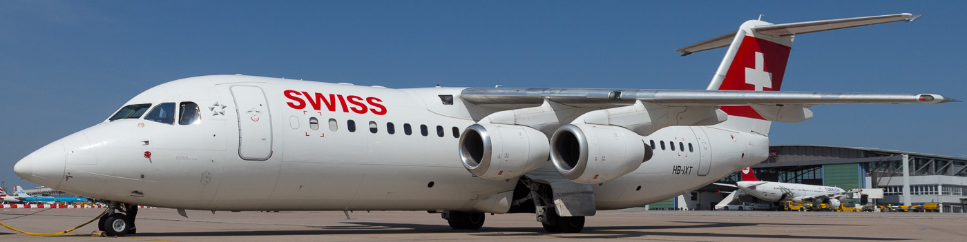 HB-IXT - Swiss European Air Lines Avro RJ100