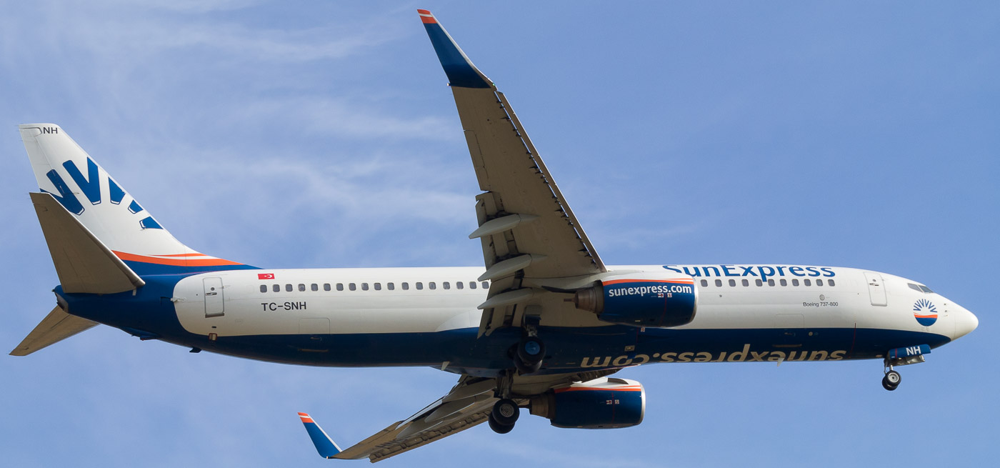 TC-SNH - SunExpress Boeing 737-800