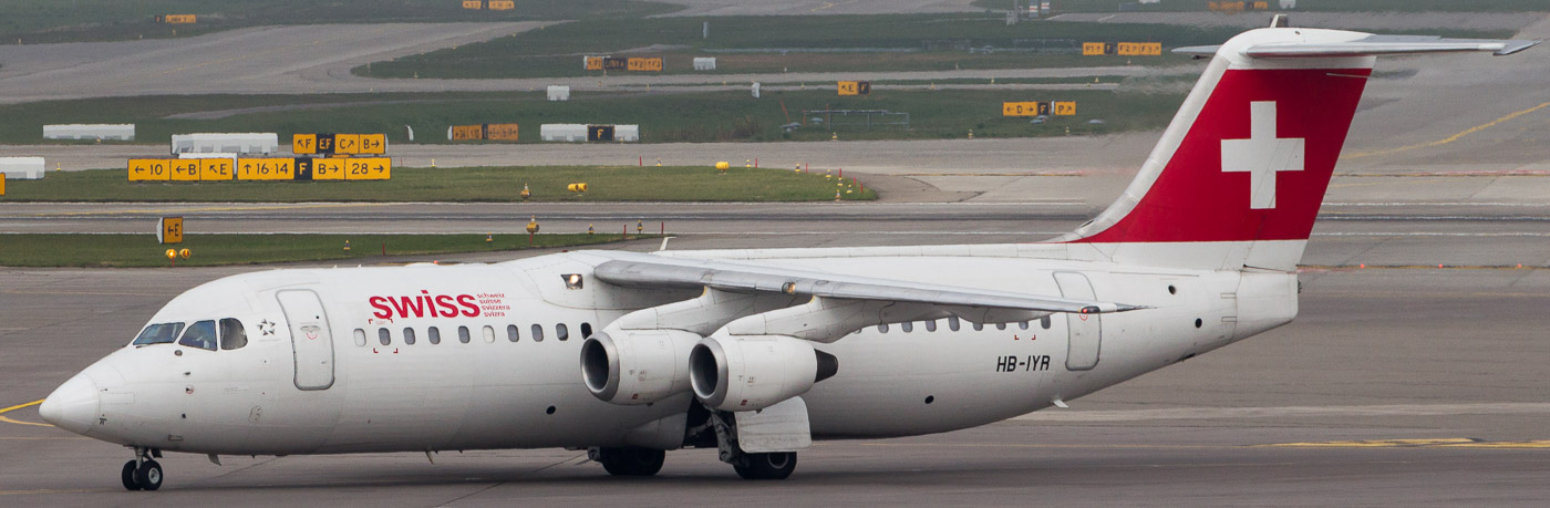 HB-IYR - Swiss European Air Lines Avro RJ100