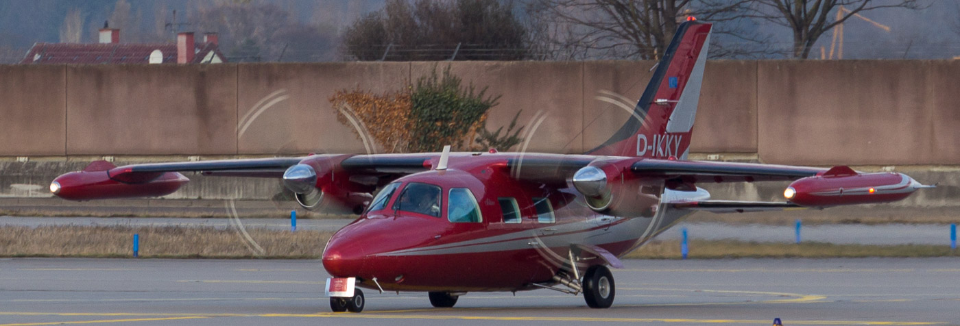 D-IKKY - ? Mitsubishi Mu-2