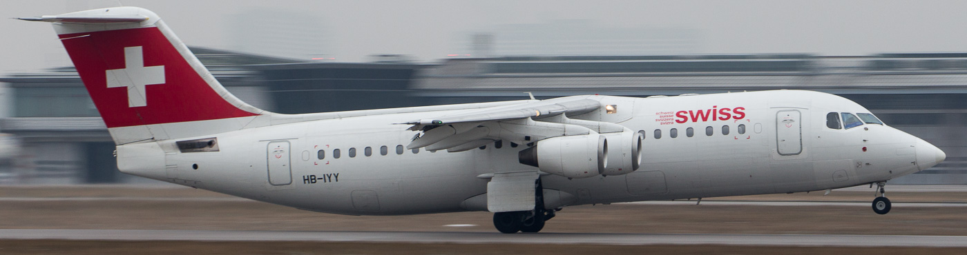 HB-IYY - Swiss European Air Lines Avro RJ100