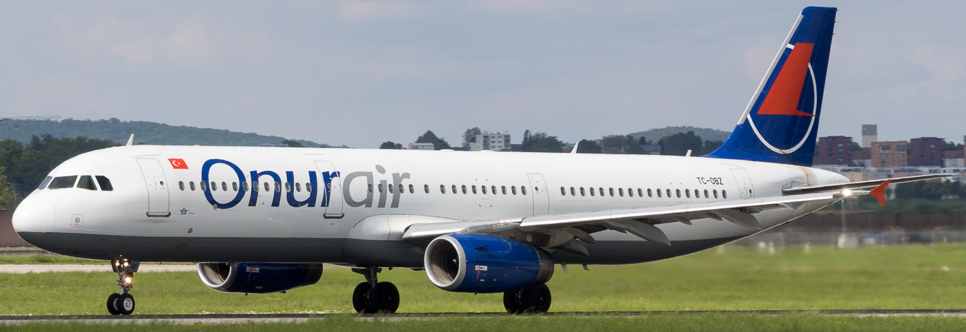 TC-OBZ - Onur Air Airbus A321