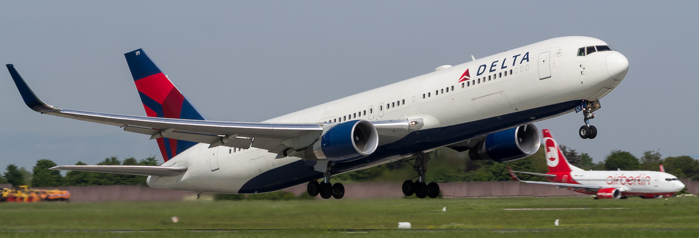 N171DN - Delta Boeing 767-300