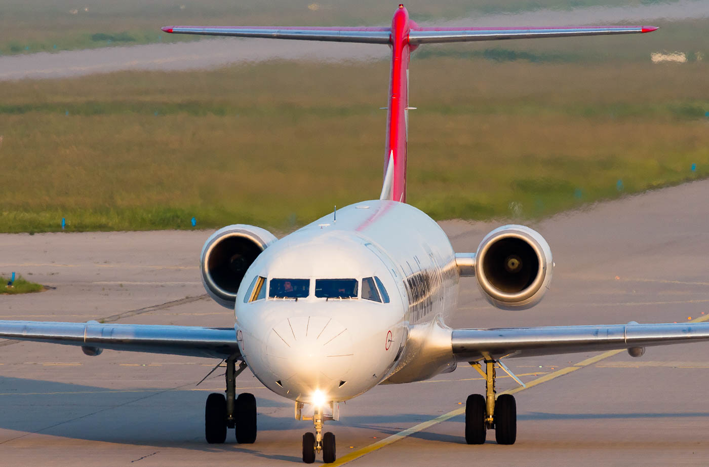 HB-JVE - Helvetic Airways Fokker 100