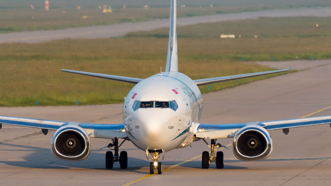 TC-TLE - Tailwind Airlines Boeing 737-400