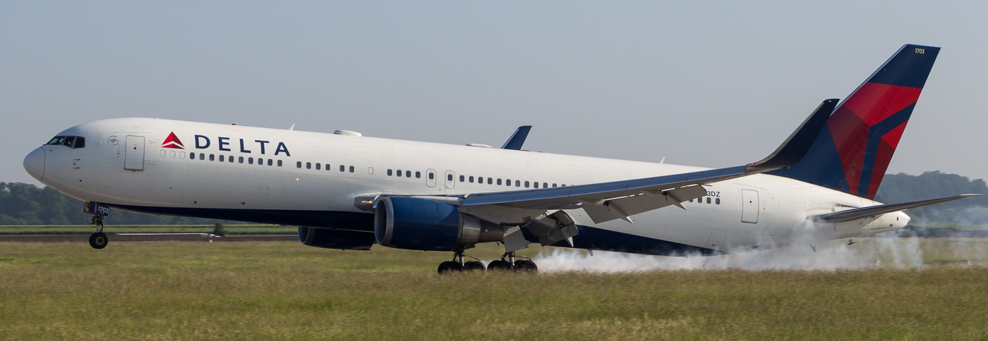 N173DZ - Delta Boeing 767-300