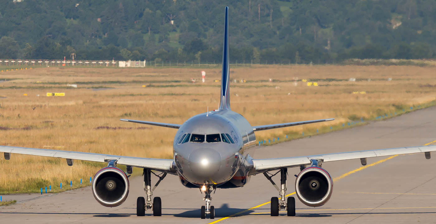 VQ-BEJ - Aeroflot Airbus A320