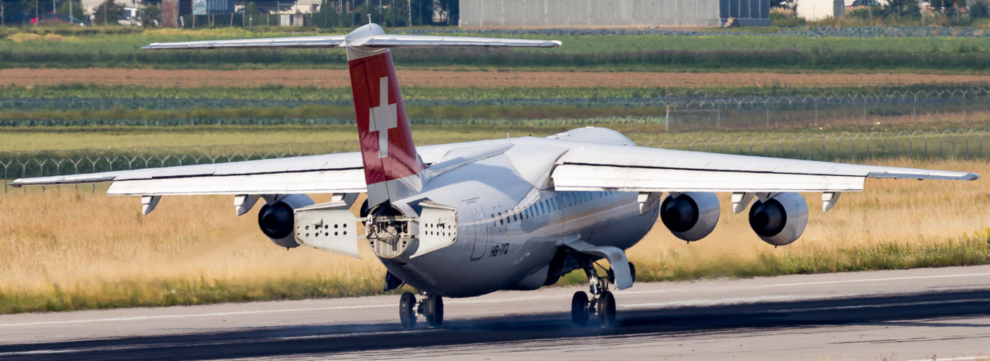 HB-IYQ - Swiss European Air Lines Avro RJ100