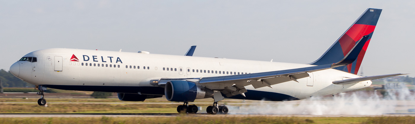 N1200K - Delta Boeing 767-300