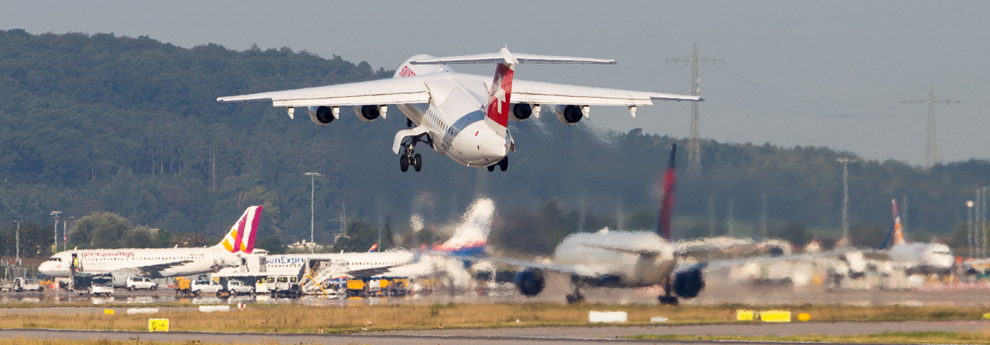 HB-IYQ - Swiss European Air Lines Avro RJ100