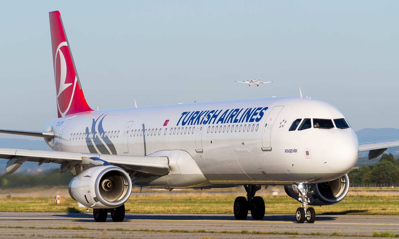TC-JTF - Turkish Airlines Airbus A321