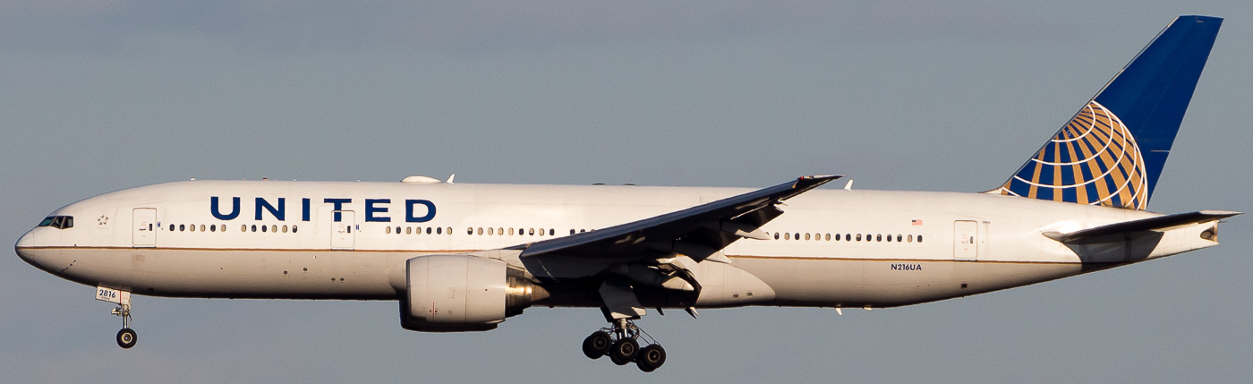 N216UA - United Boeing 777-200