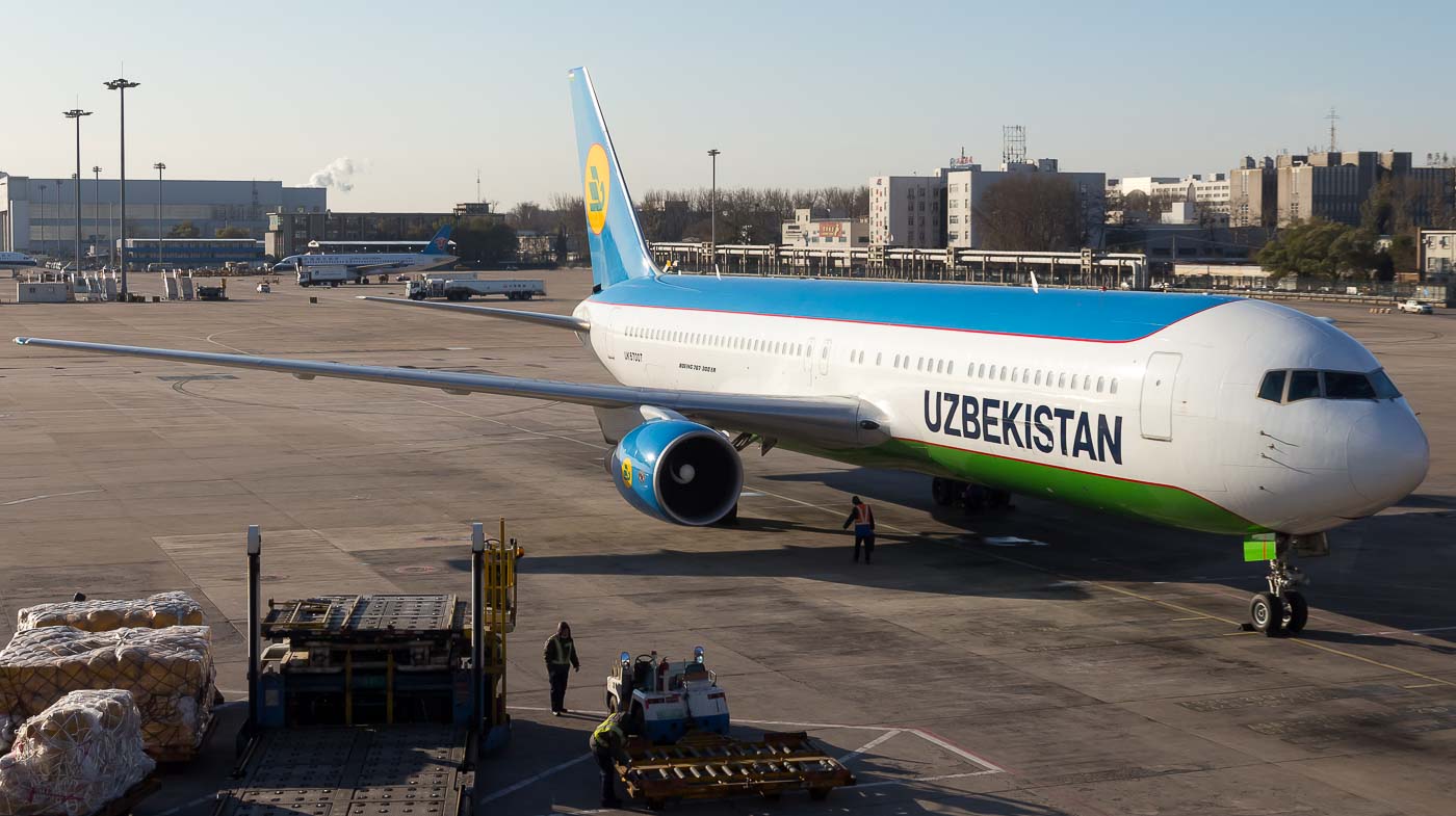 UK67007 - Uzbekistan Airways Boeing 767-300