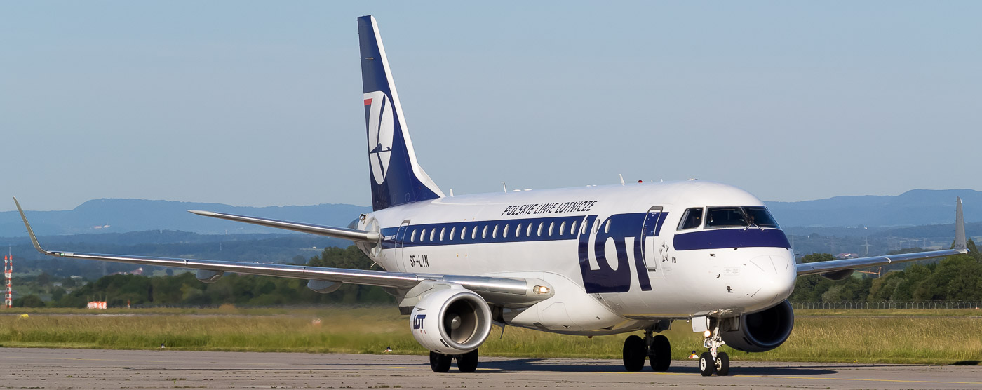 SP-LIN - LOT Embraer 175