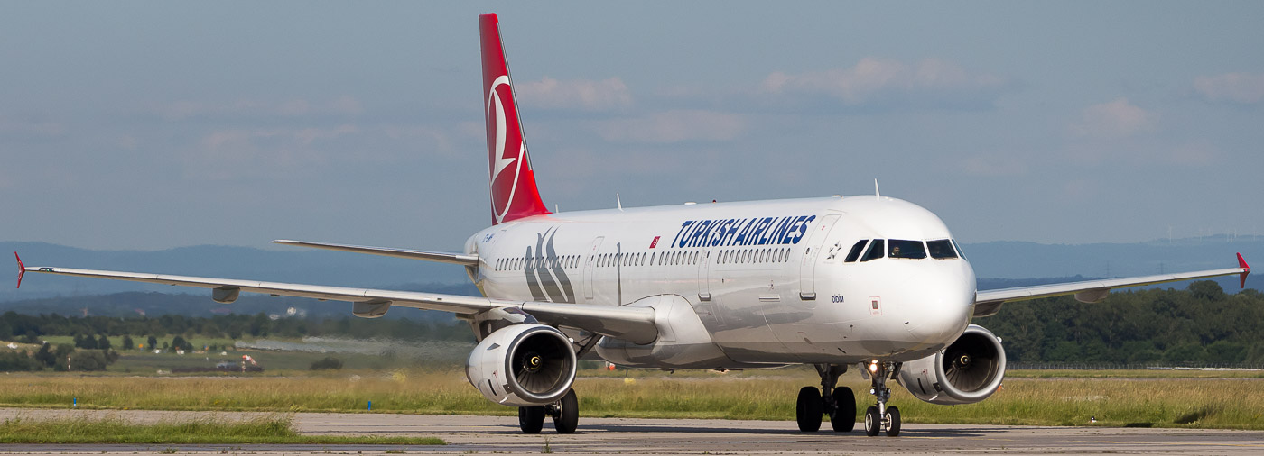 TC-JMH - Turkish Airlines Airbus A321