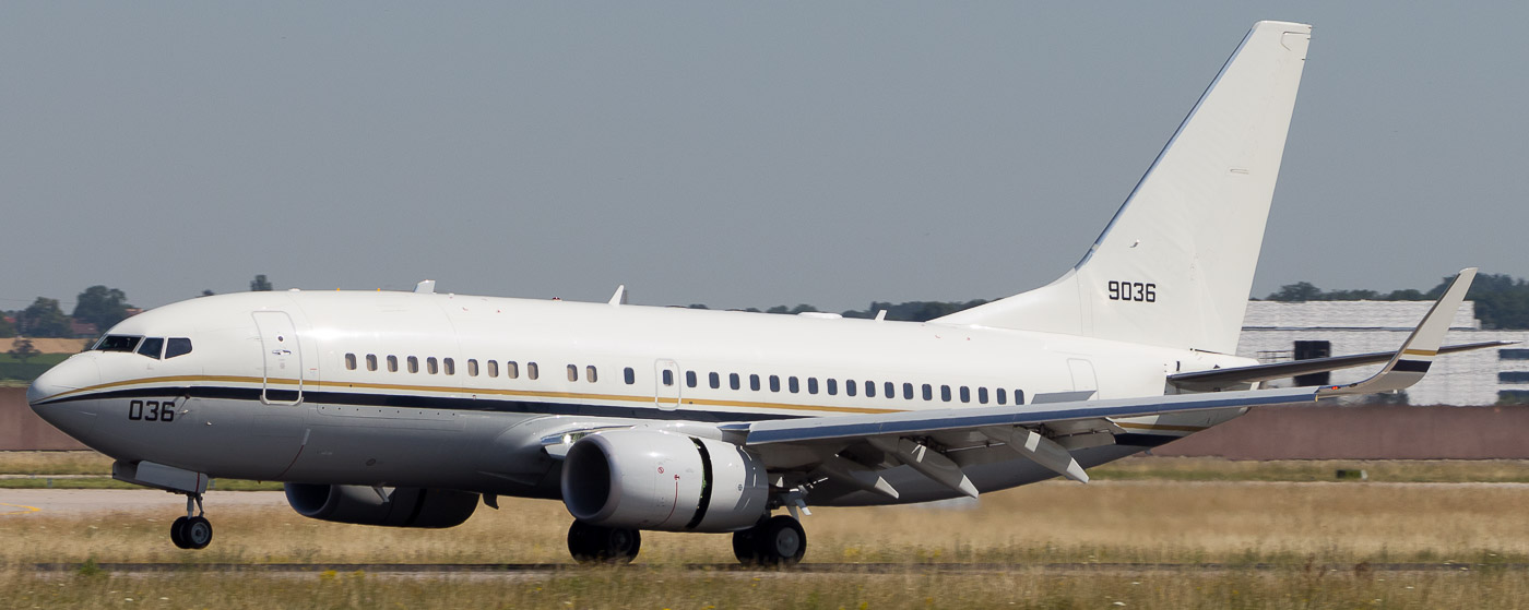 169036 - USAF, -Army etc. Boeing 737-700