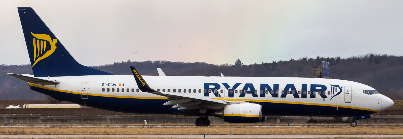 EI-DCW - Ryanair Boeing 737-800