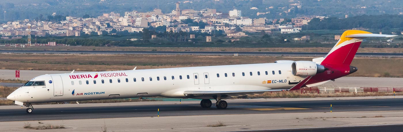 EC-MLO - Air Nostrum Bombardier CRJ1000