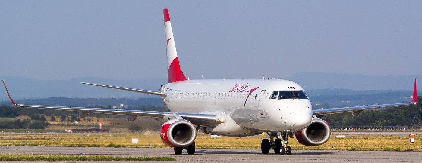 OE-LWA - Austrian Airlines Embraer 195