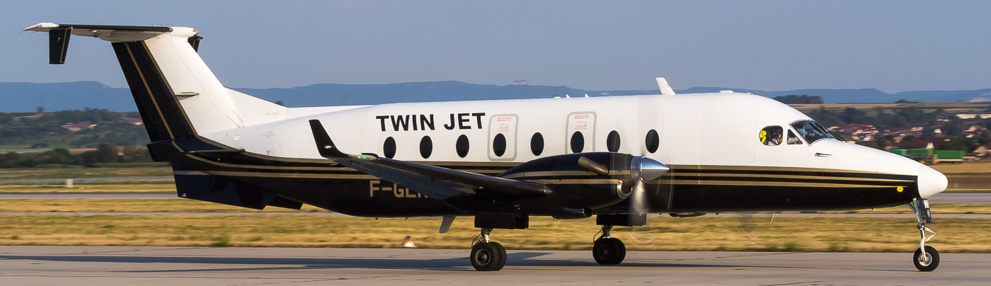 F-GLNH - Twin Jet Beechcraft Family