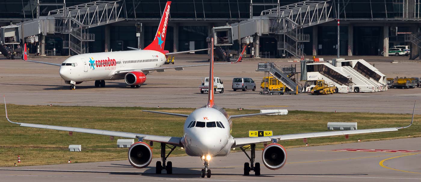 OE-IVL - easyJet Airbus A320