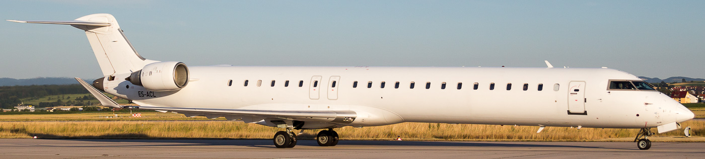 ES-ACL - Nordica Bombardier CRJ900